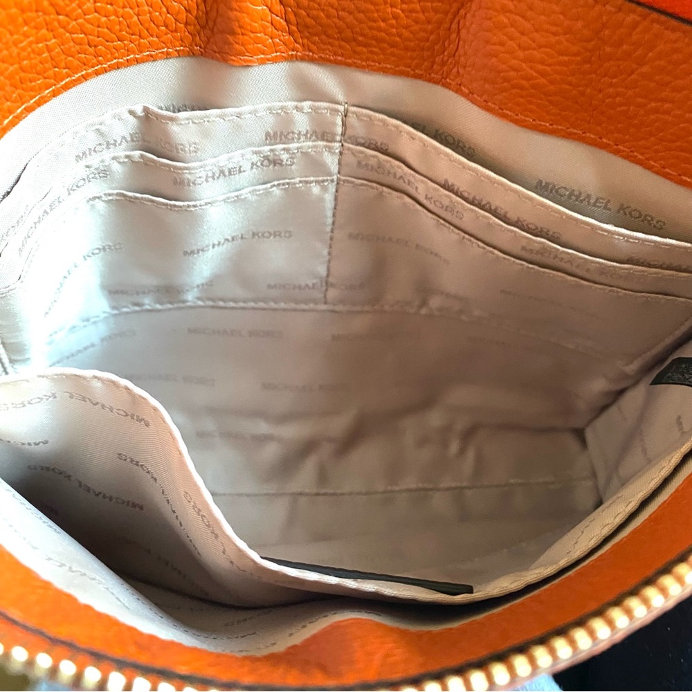 Michael Kors XL pebble leather clutch wrislet in burnt orange EUC no callouts - Picture 6 of 11